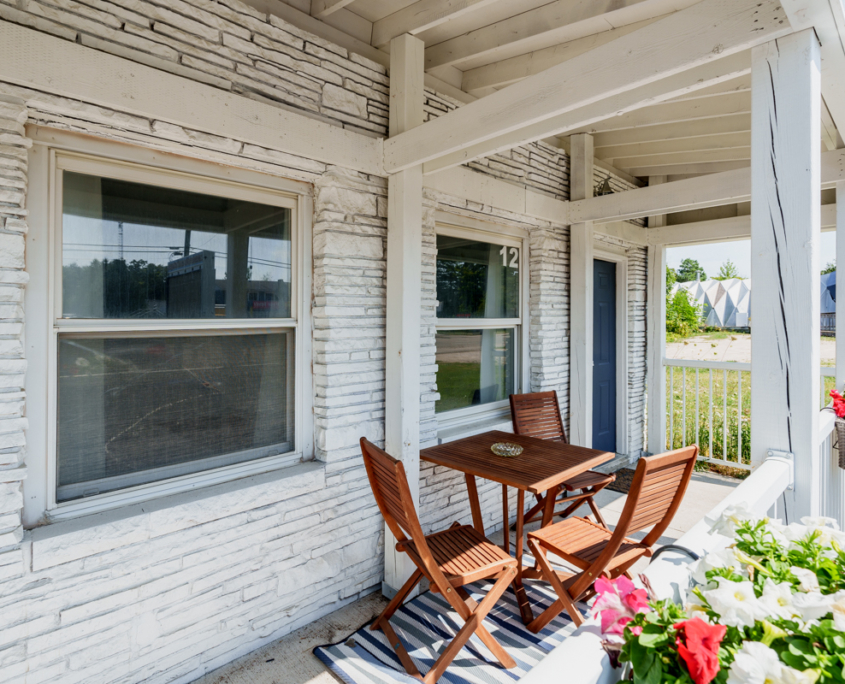 Sauble Beach Motel - Rooms & Rates | Lakeview Motel & Cottages
