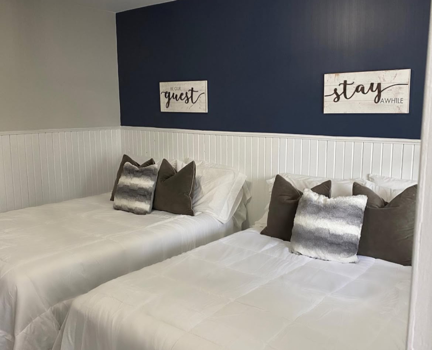 Sauble Beach Motel - Rooms & Rates | Lakeview Motel & Cottages